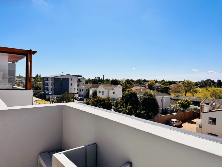 Bedroom Property for Sale in Table View Western Cape